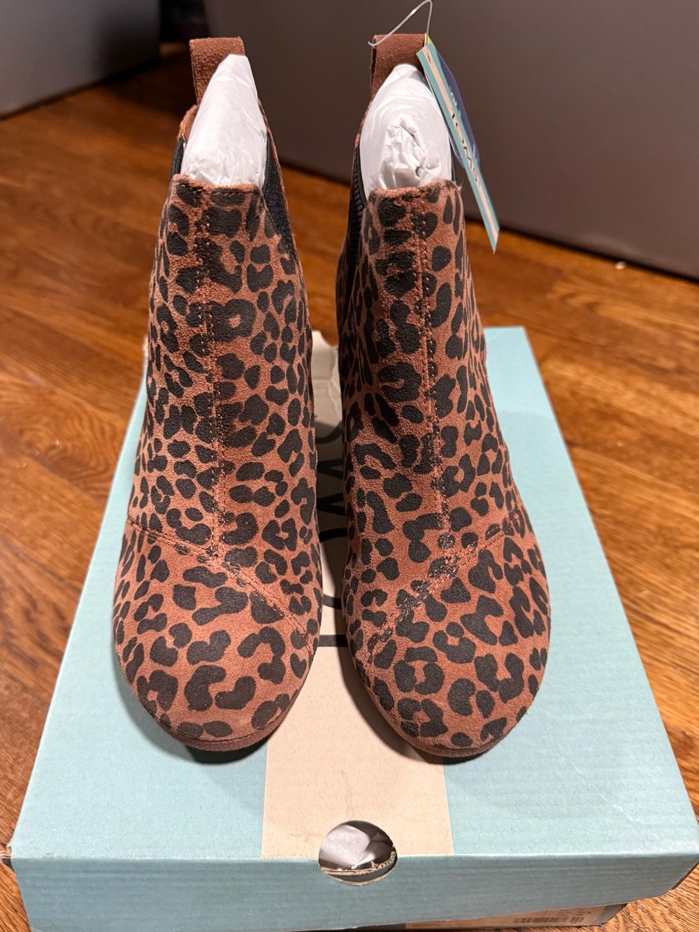 NEW TOMS Kelsey Dark Ember Leopard Print Suede Black Brown Wedge Bootie Sz 5